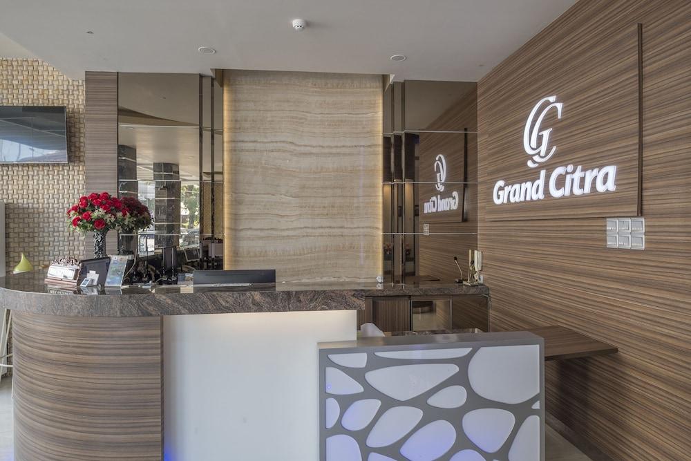 Hotel Grand Citra Makassar Bagian luar foto