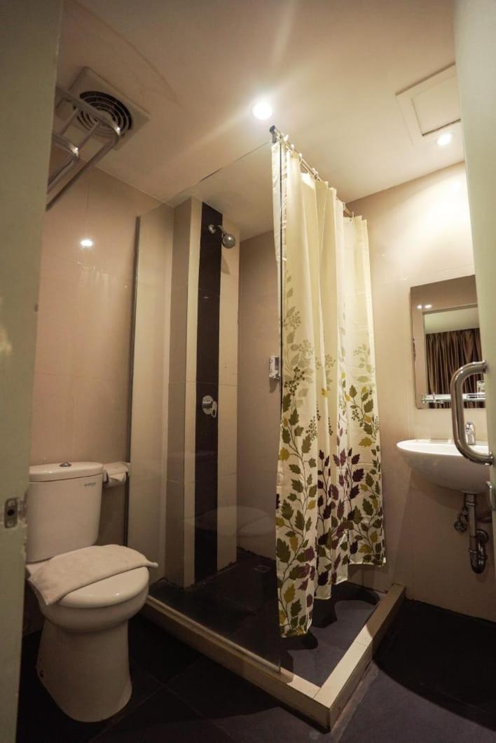 Hotel Grand Citra Makassar Bagian luar foto