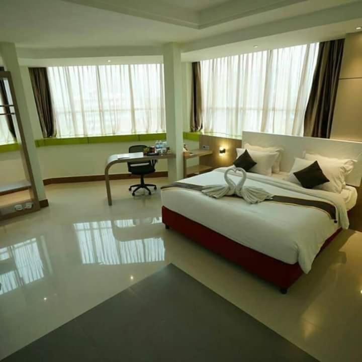 Hotel Grand Citra Makassar Bagian luar foto